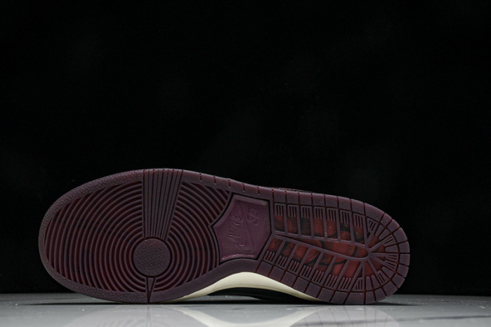 Riot Skateshop Nike SB Dunk Low FZ1289-200